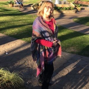 Meet your Posher, Sandy